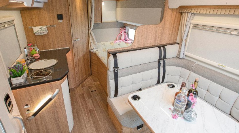 9月2日郑州房车展：金冠房车宾歌CX500豪华版，带您品味人间烟火！1fe8e1cdd55f6c66cc6ba5cf22891a3a