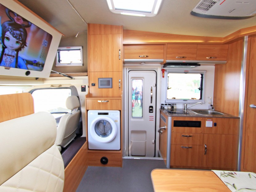 法美瑞欧马可S002-舒适版房车  49.8万元 IMG_2615-tryout