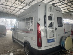 卫航房车 2021款V590 横床版