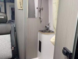 卫航 2018款大通V80-横床款