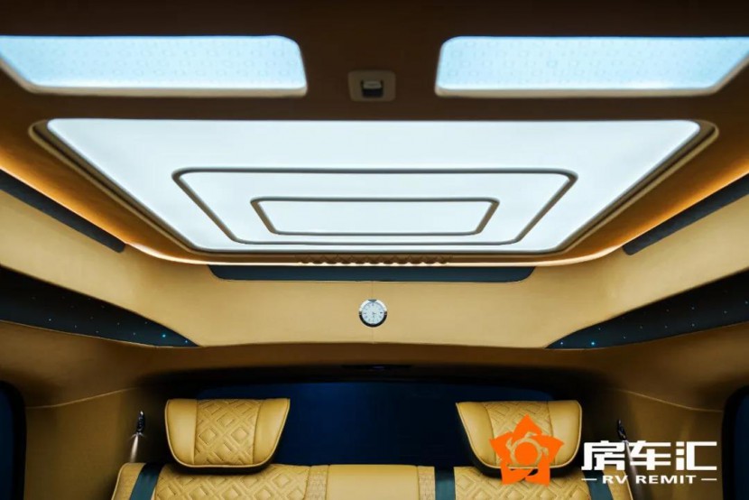 全新奔驰V-Class商务车牛年开局，提供专属你的五星级体验！13.jpg