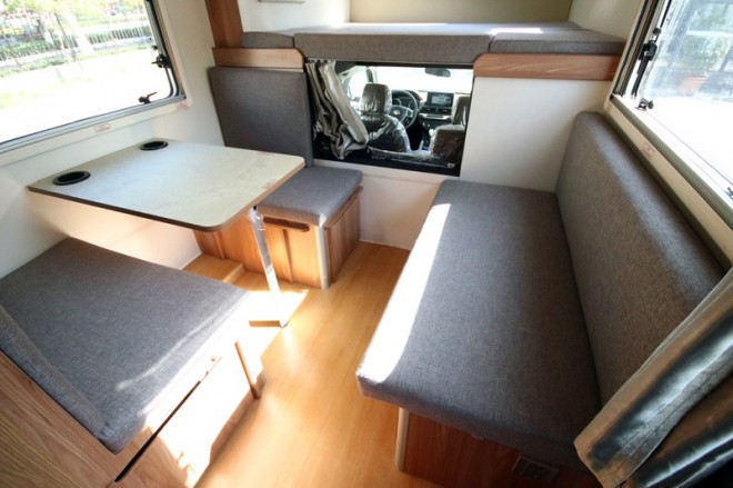 9.2郑州房车展：览众房车C4，后轮距加宽，行驶更稳定378b07857a8269eaab2cfc149f18da12_1660111945.8008_721
