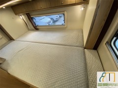 览众 20款览众塞拉依维柯双拓展C型房车