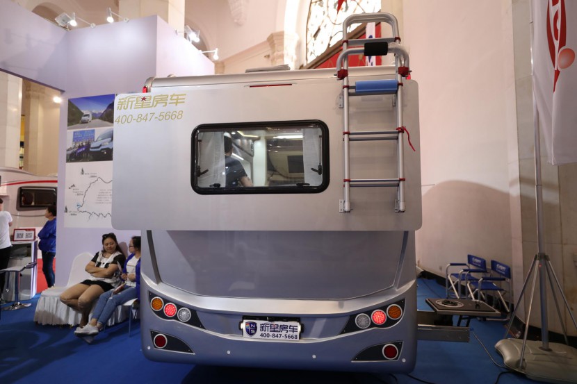 新星罗马假日C600K2双扩展房车 进口依维柯newdaily 6速手自一体房车 团购价71.8万 原价81.80万 WLH_4264