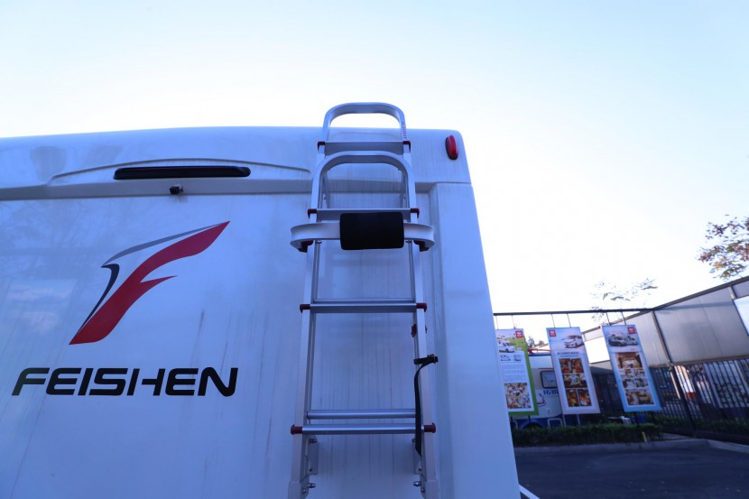 飞神依维柯单拓展房车（详拍） WLH_7003