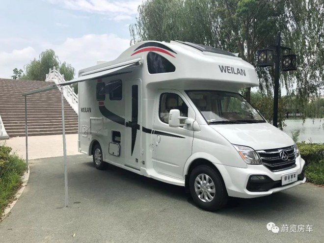 蔚览大通C型旅居车