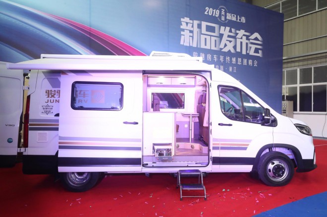 9e33ecfbb19c34e364bdb2de3d