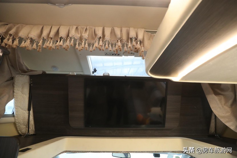 年终大促来袭!铂驰房车“大放价”!疯狂让利中,快来抢购吧~工匠打造科技传承,铂驰房车旅行家C型大额头单拓全新上市