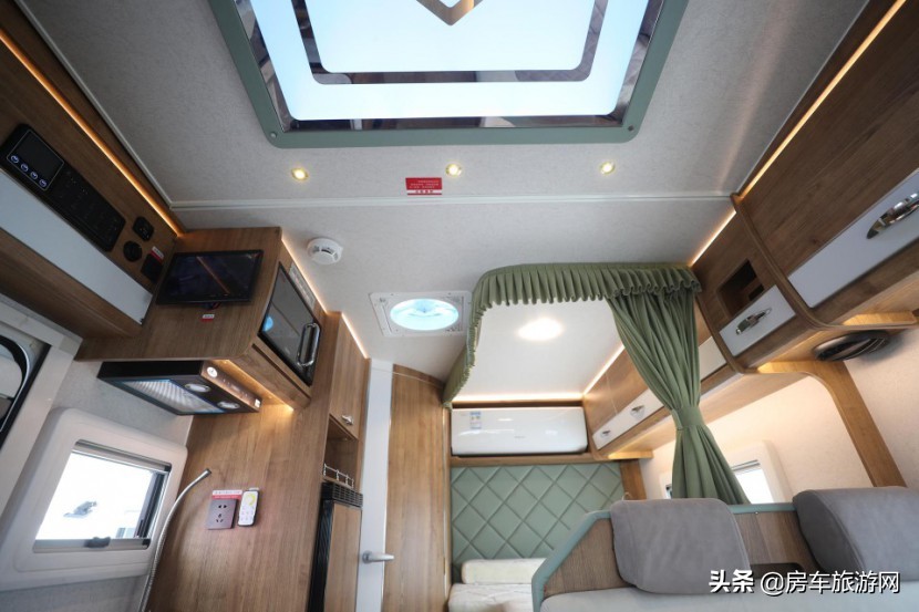 12.12飞神钜惠大促，依维柯房车最低33万起售fe5b28d0cfaa4390951bcde00efef95f