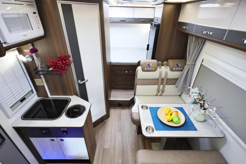 想选C型无拓房车？9月2日郑州房车展，秦帝铜爵系列QC20房车，旅居良选莫错过！98a6a1eb75f0b47227e851f395cc263a