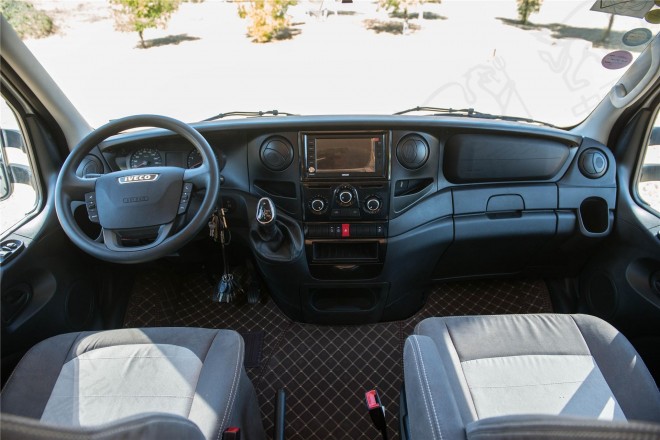 9月2日郑州房车展即将开幕，今天再为大家带来一款中天房车新季风C型房车。5032c488f90cfd0990a8e439a5269066