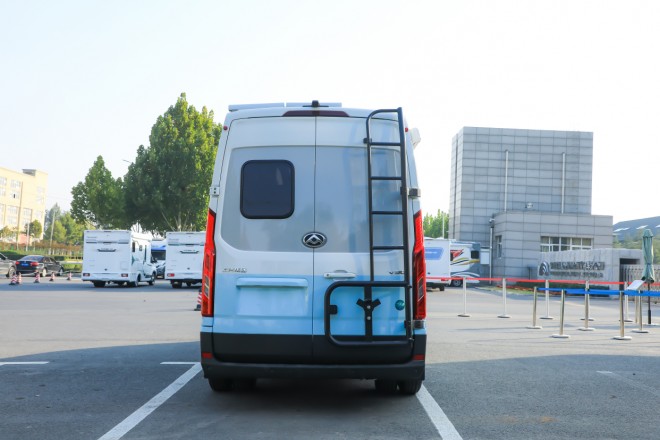 48V电路系统,独立续航可维持3天,宇通全新B311豪享版房车等你来发现!get?code=ODQ2MDFjMTE2OTM4N2Y0NTJjZTMyYmM3MmQxYWQ1YTksMTY2NzAzNjIzMjg2Ng==