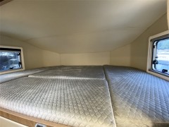 依维柯 20款依维柯C型双拓展房车
