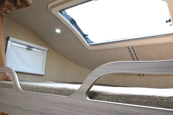 郑州3.31房车展新品推荐|18款拓锐斯特TIC622进口依维柯欧畅版20180321093530_9596