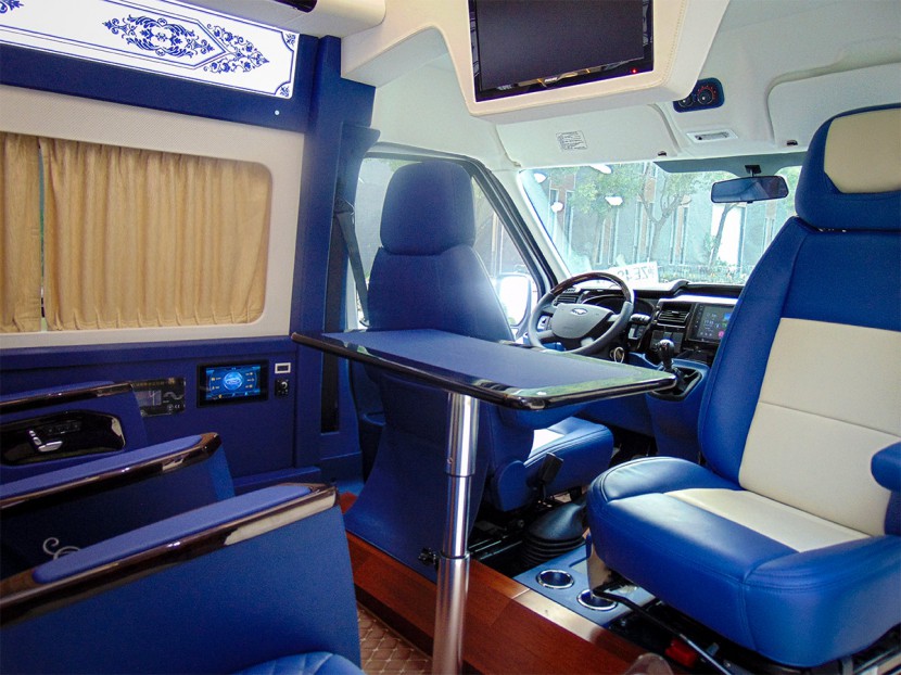 AM房车江铃全顺自行式B型房车 59.8万元 DSC00862