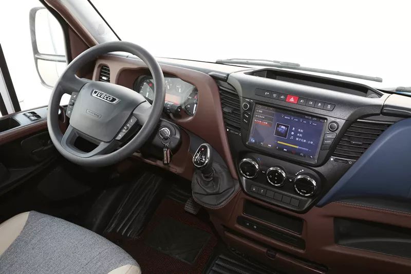 宇通房车全新进口依维柯智能房车，来了！