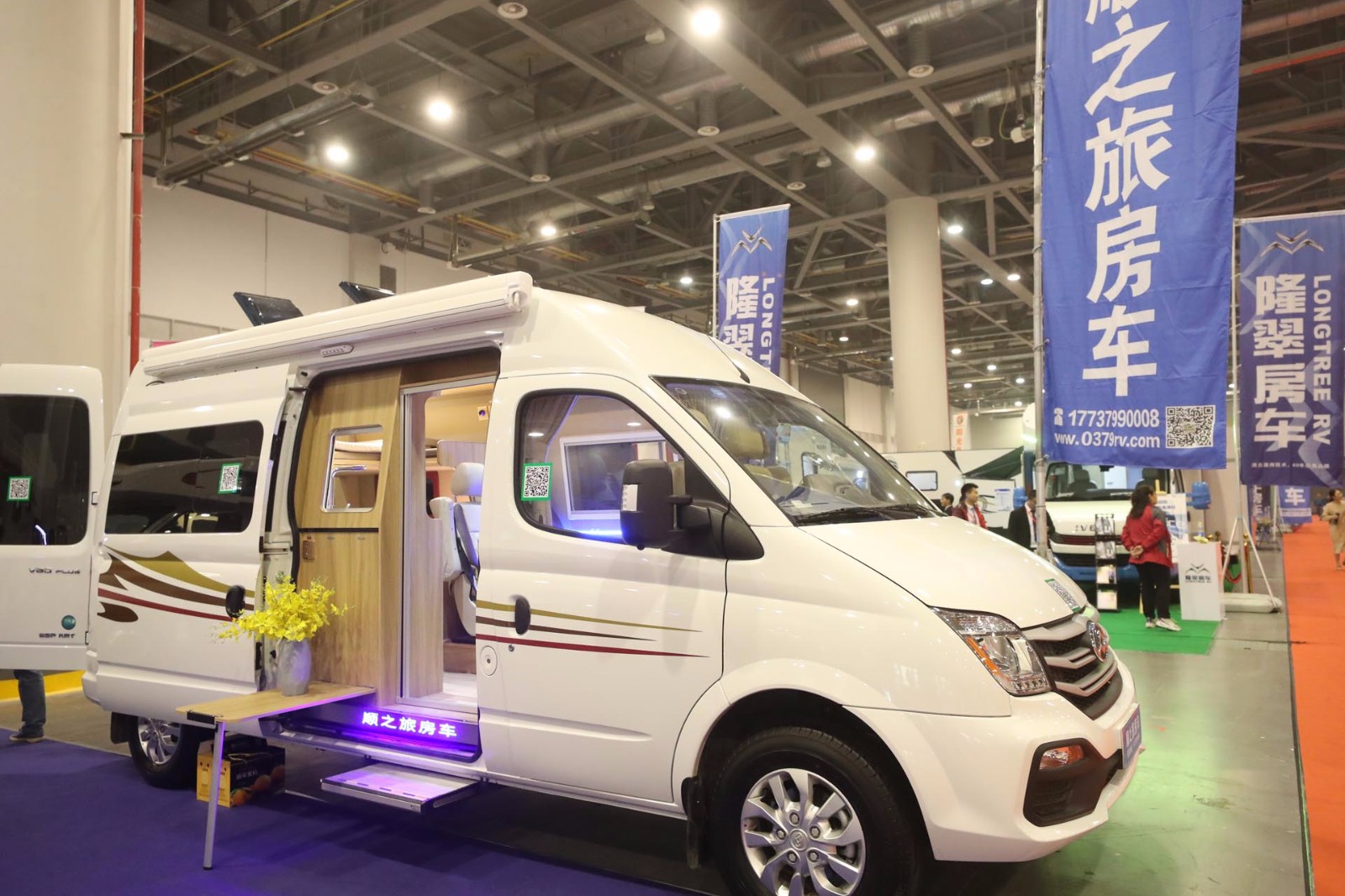 顺之旅大通v80 2020款大通b型-纵置子母床车身外观