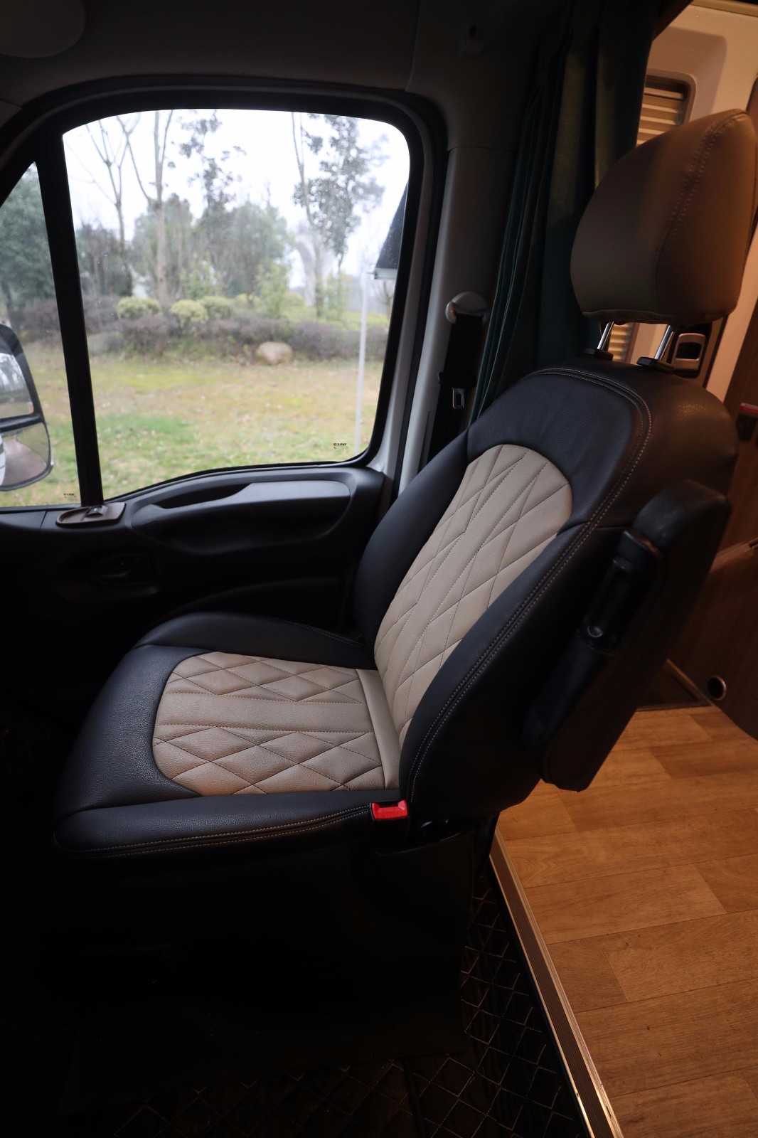 瑞弗新Daily（欧胜） 2019款依维柯C型V810-单拓展驾驶舱