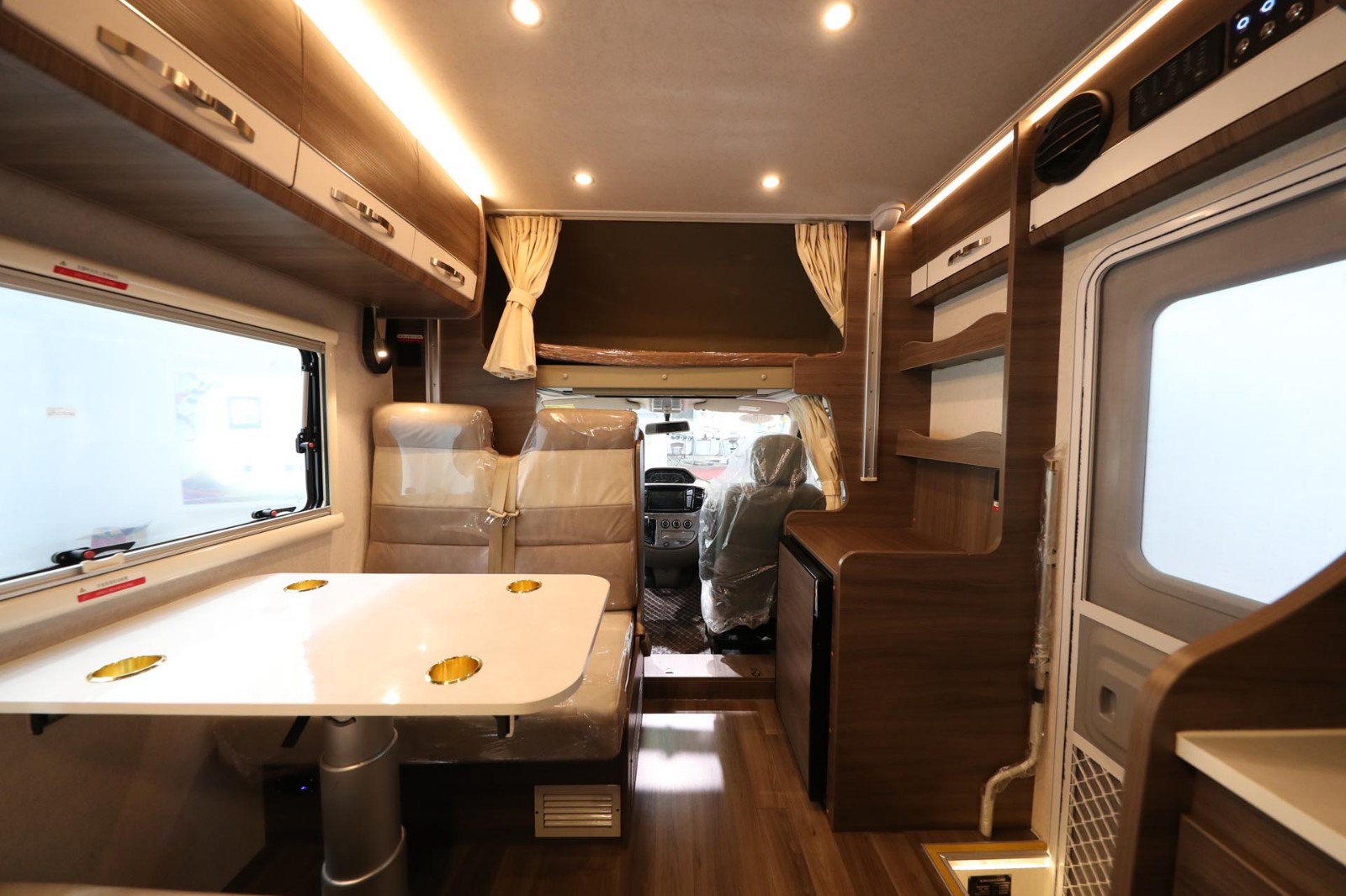 飞神 大通v80 小额头 纵置大床款内部整体