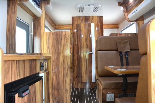 拓锐斯特依维柯C型菁英版 48.8万起 DSC_0170