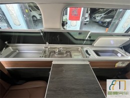大通 2020款RG10 2.0TGI升顶露营车 阳光板