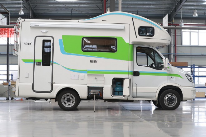 精致欧式风格、高端商务元素，“铂驰旅行家”单拓展房车 WLH_7249