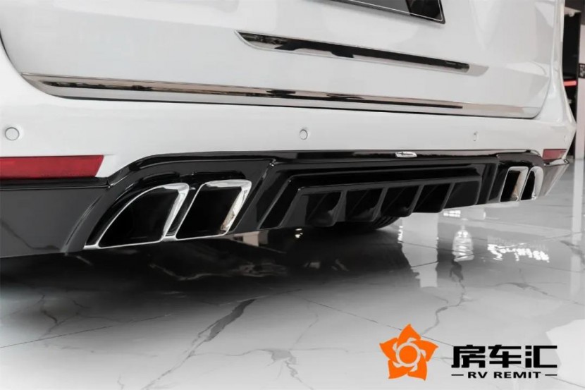 看完罗伦士LS560MX天幕版，埃尔法都要靠边站，雷克萨斯LM也不够看？11.jpg