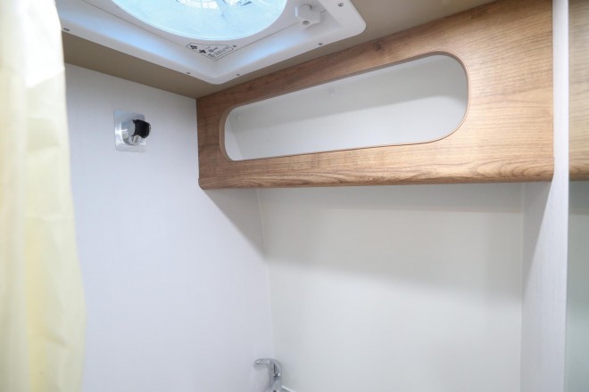 老张定制款——高清实拍2019款顺之旅东风御风白色自动挡B型房车 WLH_5971