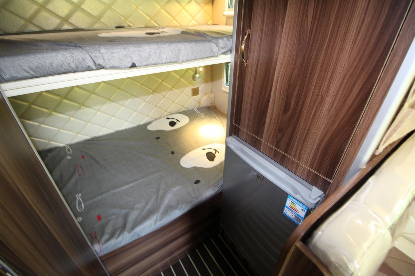 卫航房车依维柯C型旅居款房车 45.8万元 车辆内饰 (7)