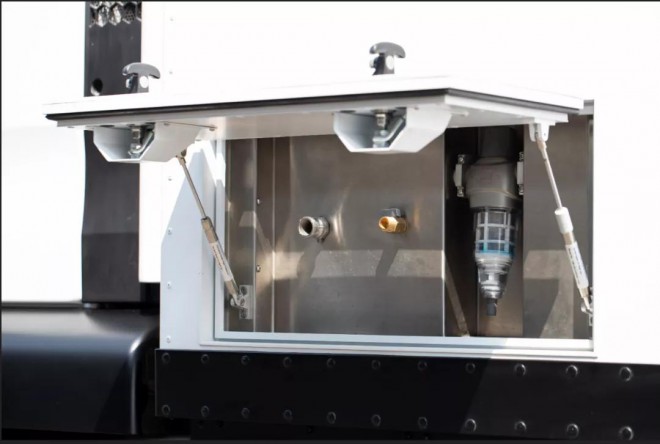 诺马迪森新款“驰骋者”——不超六米的C本蓝牌越野房车9f6394bd27b74b43b4996fd2ec031779