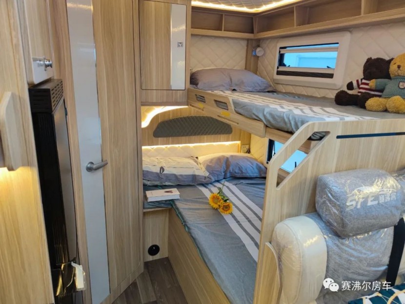 赛沸尔依维柯C型房车无拓纵床版——错过太多，别再错过与赛沸尔一起游览山河！0b166b80d4b53e1b30a46135a3651cc9