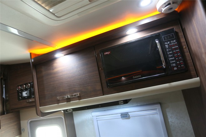 拓锐斯特依维柯C型畅游版TIC-620 55.8万起 2E1A5001