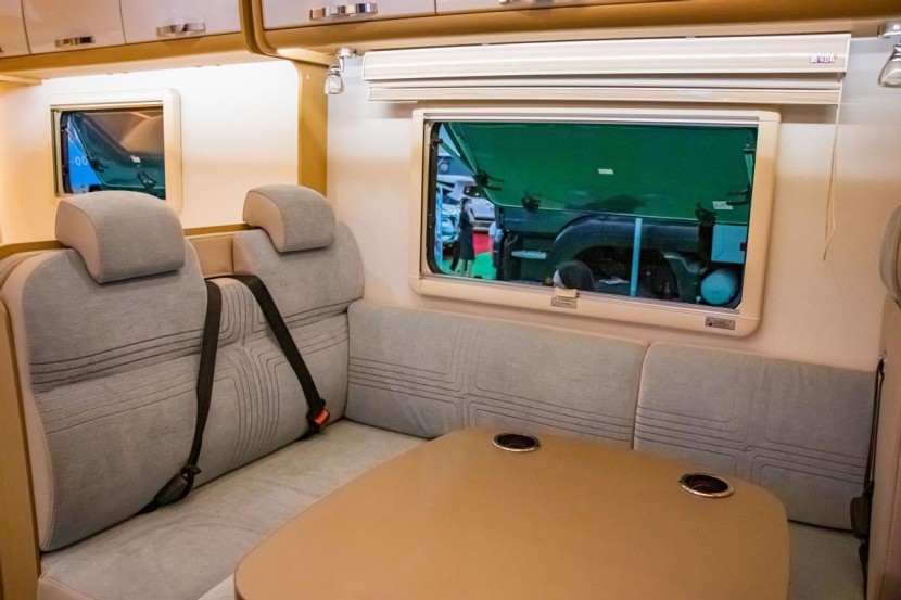 9月2日郑州房车展：览众房车来福大贵无拓豪华版，豪华配置，旅行盛宴！d93c8fb4c18c4987bc5cb11411ea409b~tplv-obj