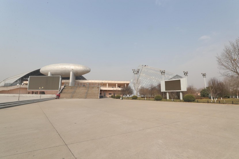 3.31郑州房车展场地河南省体育中心 WLH_2958