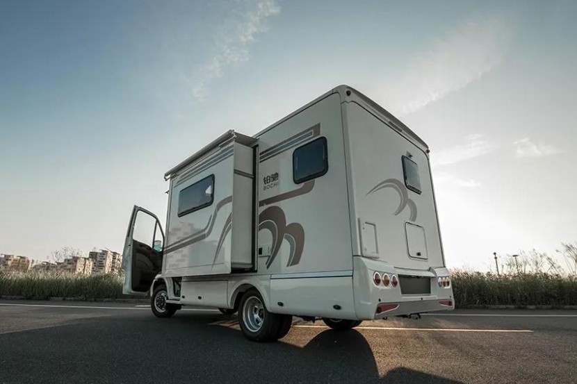 活动|走进铂驰工厂,解密房车生产--铂驰房车年终感恩团购会报名啦!f77e8251ea354da3a698af35438c0d50