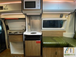 江铃 2022款江铃福特 宇通 B520 B型环形沙发版房车