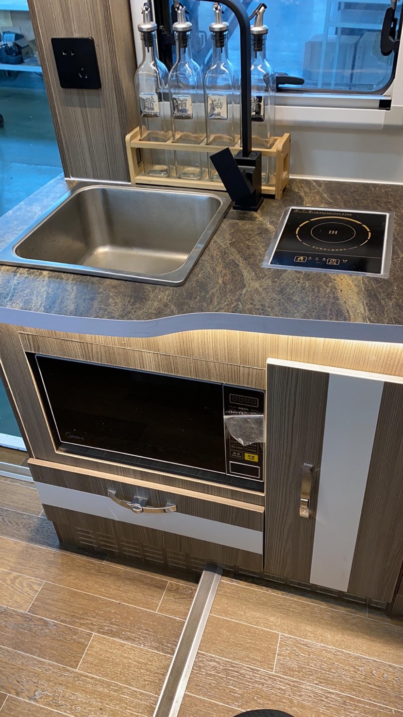 6.5洛阳房车展侣友房车携旗下高端新产品依维柯C型房车首发亮相99f5d360f62945f89697f19499c0b43b