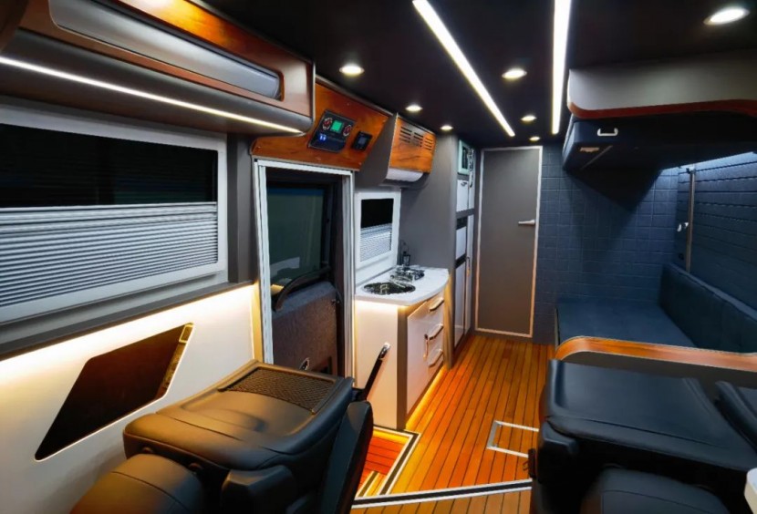 将量身定制进行到底，硬派越野房车东风挑战者“特定版”，9月2日郑州房车展，与您不见不散！6a95358fbd9fc0b6cef73371ebf9cede