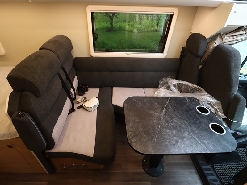 9月2日郑州房车展，宇通C520探界房车，探索美好，拥抱世界！4f0a0432ff9d44763a42f017fa87cf70