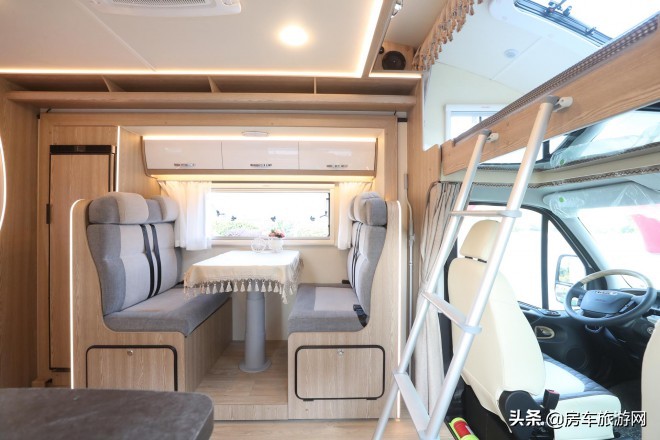 年终大促来袭!铂驰房车“大放价”!疯狂让利中,快来抢购吧~高水准设计及装配工艺,铂驰房车旅行家依维柯双拓展C型房车实拍