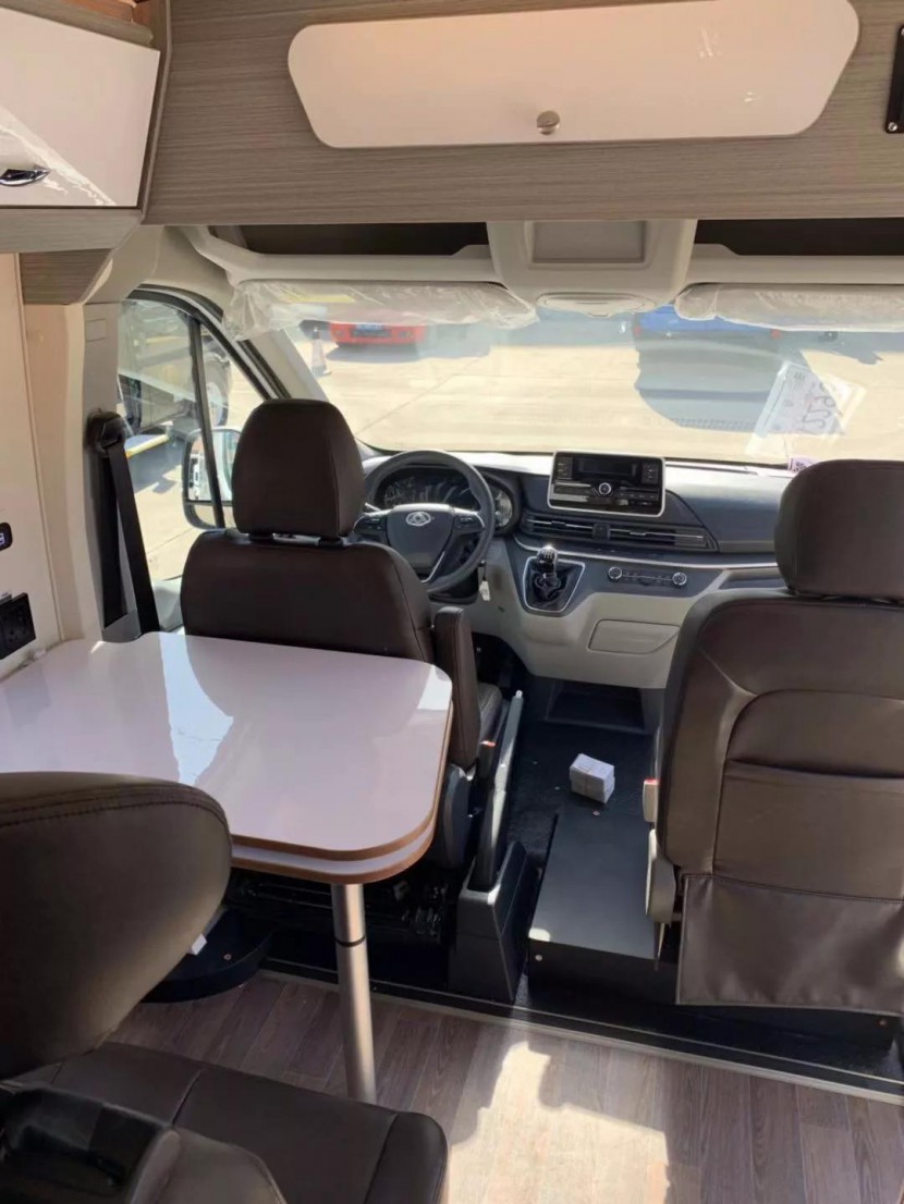 11.23杭州房车展推荐车型卫航大通V90（长轴、短轴）最新下线96ae9a2417a04a889a3f726869ca4a7f