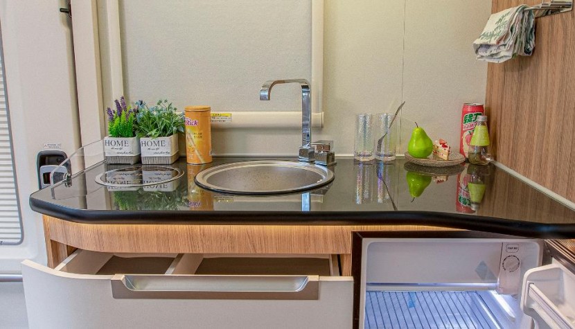 9月2日郑州房车展：金冠房车宾歌CX500豪华版，带您品味人间烟火！ad985be9bba55e55a1fabd8faabf5d56