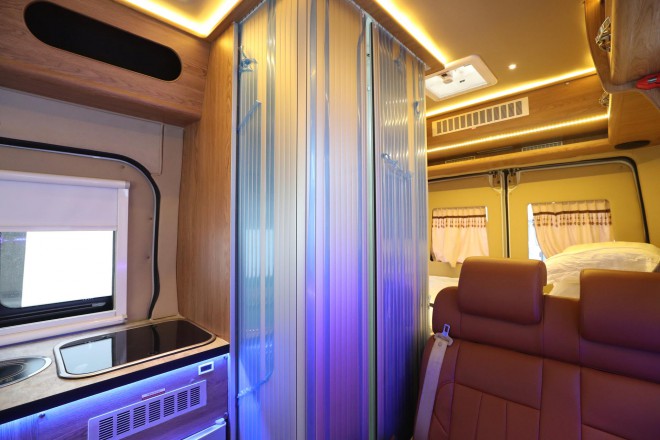 老张定制款——高清实拍2019款顺之旅东风御风自动挡B型房车 WLH_6084