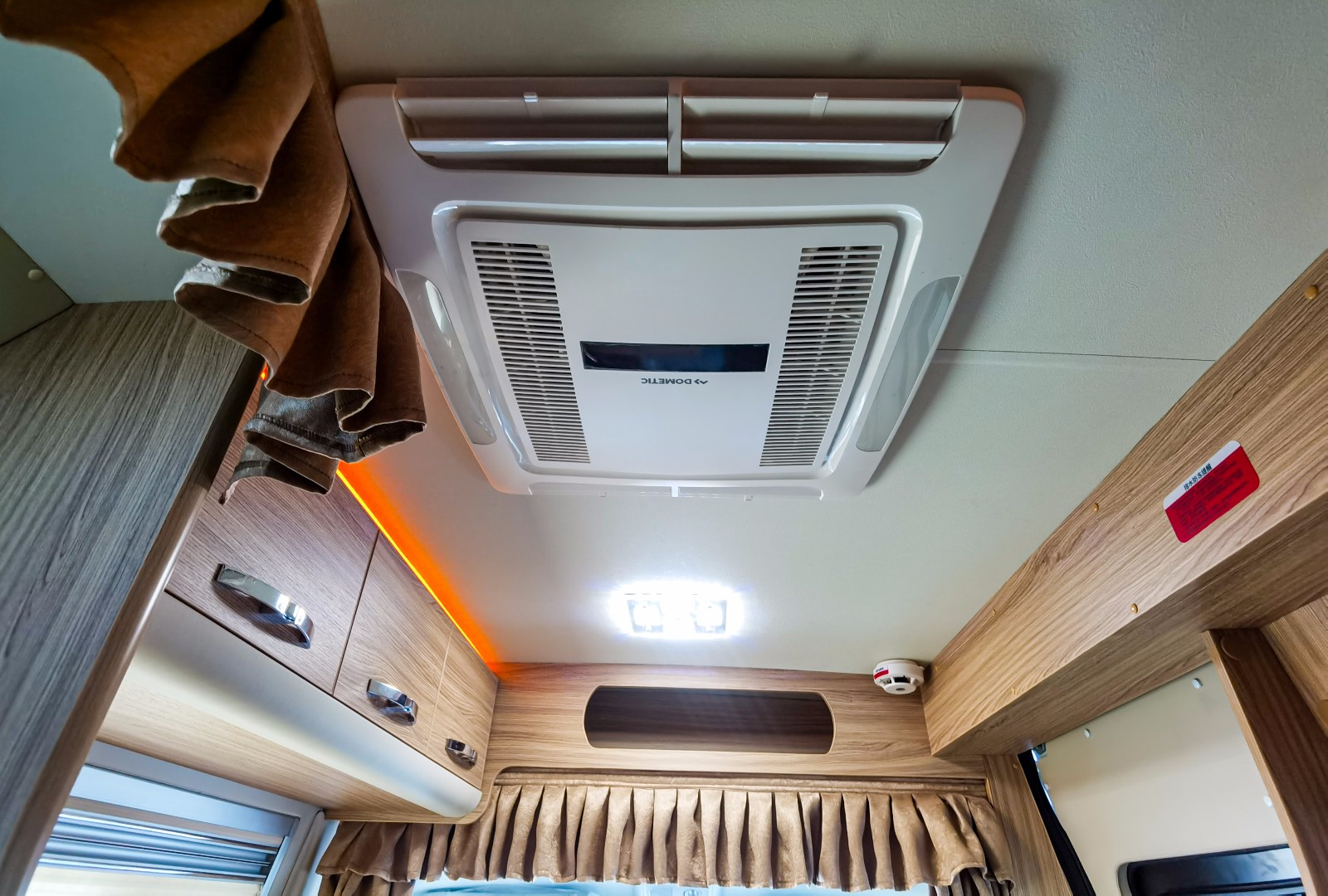 【原始大图】拓锐斯特 依维柯b型 空调图片欣赏-房车旅游网