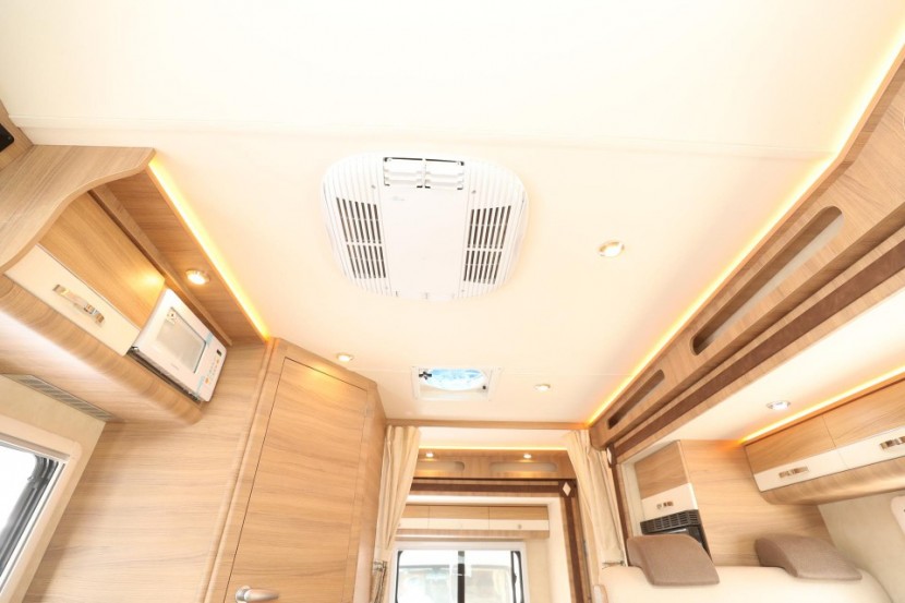 大空间高性价比，华居依维柯自动挡双拓展C型房车5f2e9f331a4243aa8ef69a916bb1dd79