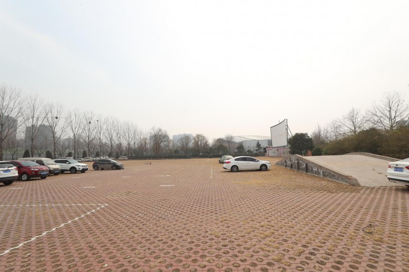 3.31郑州房车展场地河南省体育中心 WLH_2833