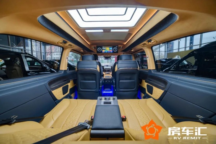 全新奔驰V-Class商务车牛年开局，提供专属你的五星级体验！9.jpg