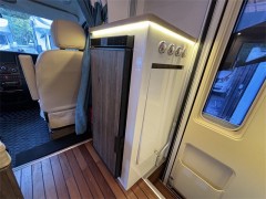 2019款阿娜亚依维柯欧胜C型小额头房车 依维柯