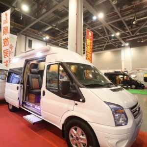 顺旅福特新全顺