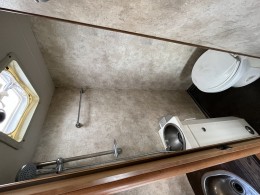 宇通 侧拓展房车